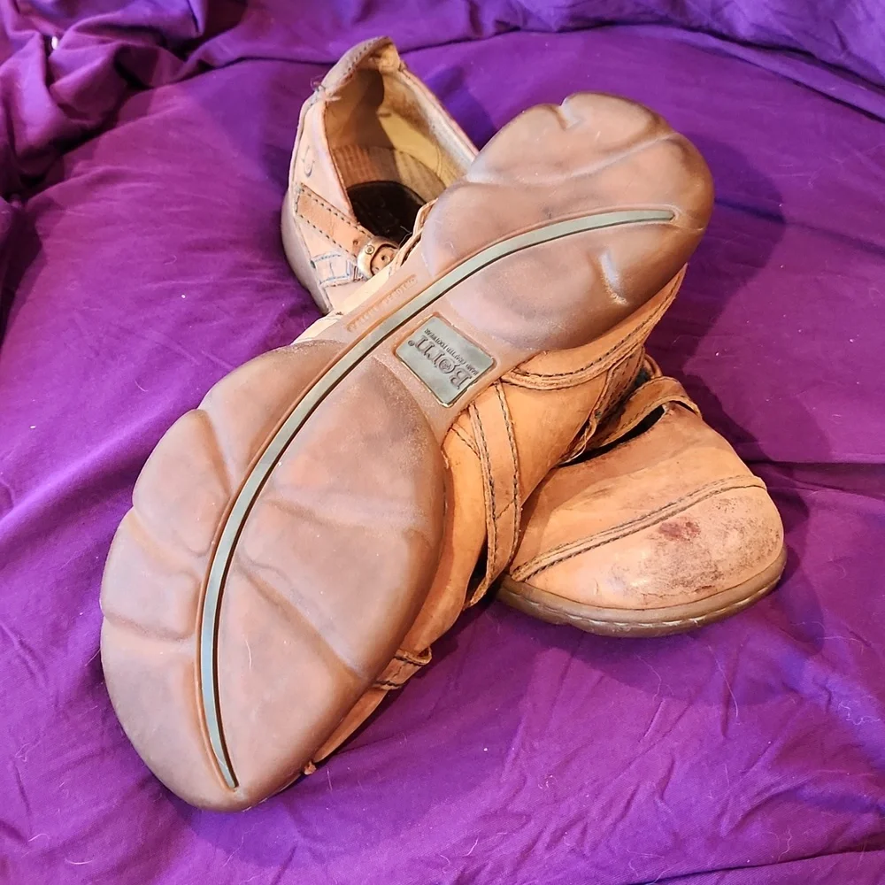 BORN Size 7 flats - Picture 2 of 2